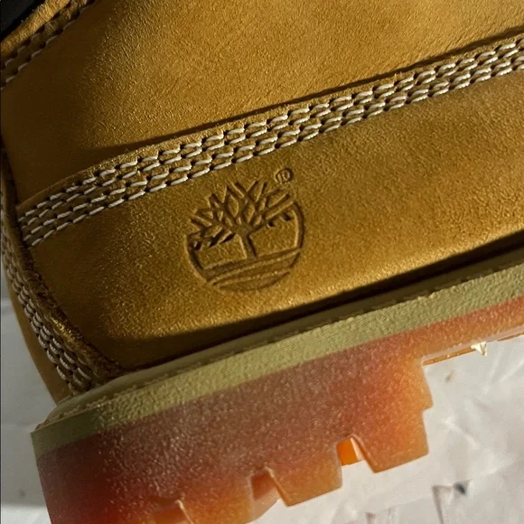 Timberland boots kid size 9, like new - Picture 11 of 12